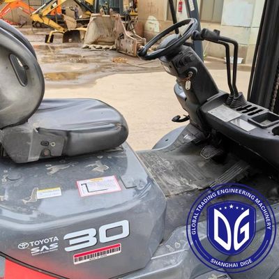 3t 8FDA30 Kullanılmış Toyota Forklift Güçlü Kullanılmış Forklift Hidrolik Makinesi