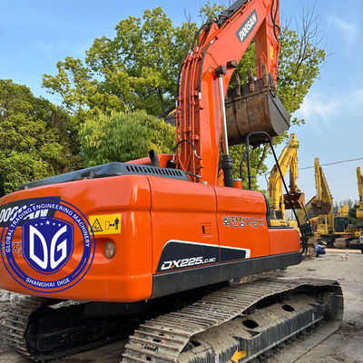 Kullanılmış Doosan DX225 22.5 tonluk sürünen kazıcı neredeyse yeni ve mükemmel durumda satılıyor