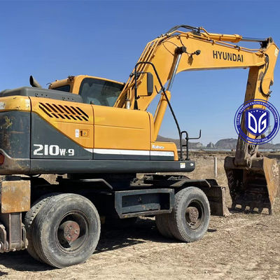 Kullanılmış Hyundai Tekerlekli Ekskavatör 210W-9 orijinal ve iyi durumda Satılık