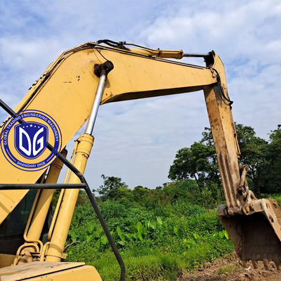 Komatsu Excavator PC200 ile inşaat projelerinin tüm potansiyelini serbest bırakın