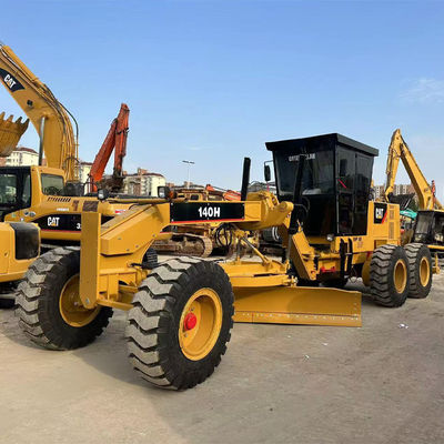 Hidrolik Sürüş Formu Caterpillar Grader 140h 14677kg Makine ağırlığı ve yolun doğru derecelendirilmesi