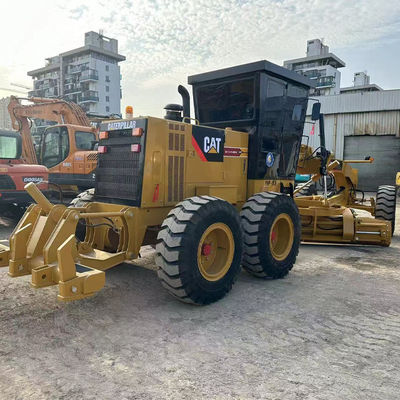 Hidrolik Sürüş Formu Caterpillar Grader 140h 14677kg Makine ağırlığı ve yolun doğru derecelendirilmesi