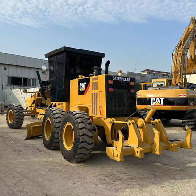 Hidrolik Sürüş Formu Caterpillar Grader 140h 14677kg Makine ağırlığı ve yolun doğru derecelendirilmesi