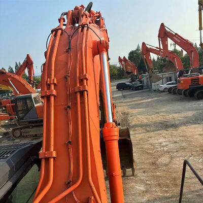 Maksimum kazma yarıçapı 570mm 2017 yılında üretilen kullanılmış Hitachi kazıcı