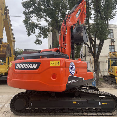 Doosan DX225 Excavator, inşaat projeleriniz için mükemmel performans ve güvenilirlik