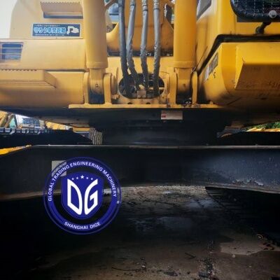 Japonya Kullanılmış Komatsu Kazı makinesi PC130 Hidrolik Kazı makinesi 13 Ton Kullanılmış Kazı makinesi 0.5m3 kova ile